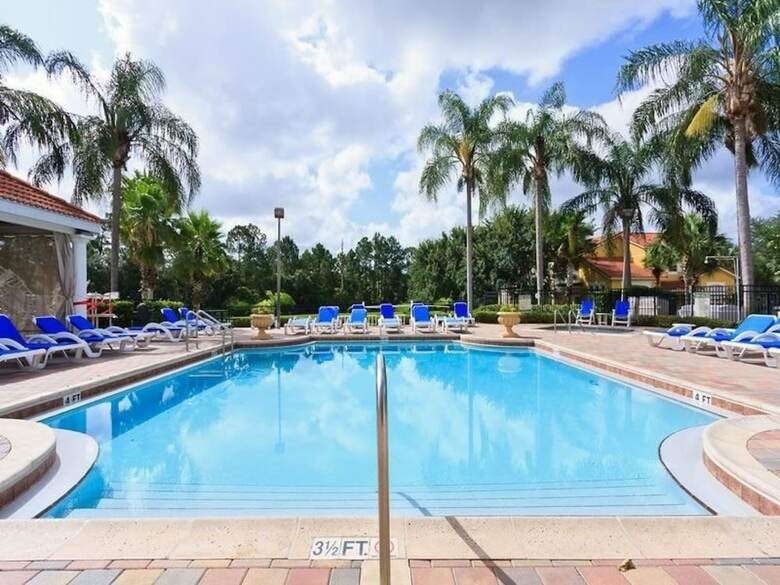 Villa Emerald Island Resort