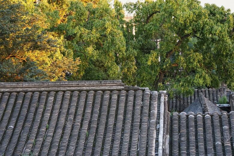 Fly By Knight Courtyard Hotel