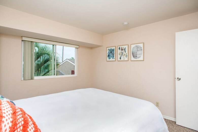 4br/3.5ba W/ Balcony In Pb By Domio