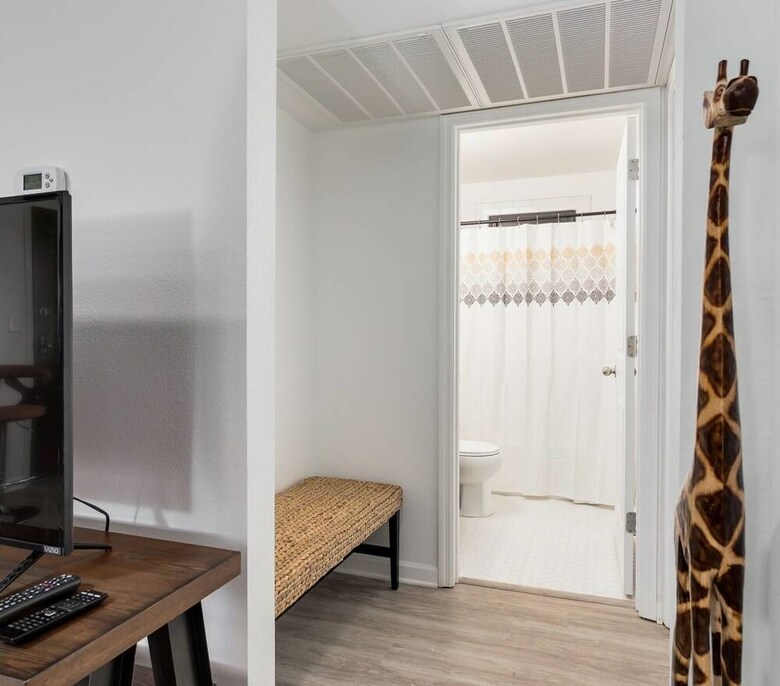 Apartamentos 8 Brs Comprised Of 4 Separate 2br Suites By Domio