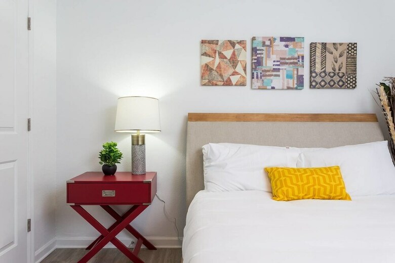 Apartamentos 8 Brs Comprised Of 4 Separate 2br Suites By Domio