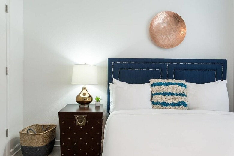 Apartamentos 8 Brs Comprised Of 4 Separate 2br Suites By Domio