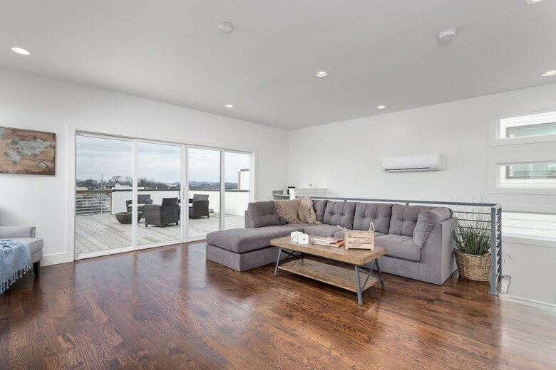 Sleek 3br/3ba W/ Rooftop By Downtown By Domio