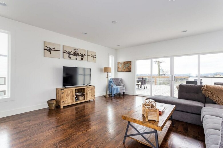 Sleek 3br/3ba W/ Rooftop By Downtown By Domio