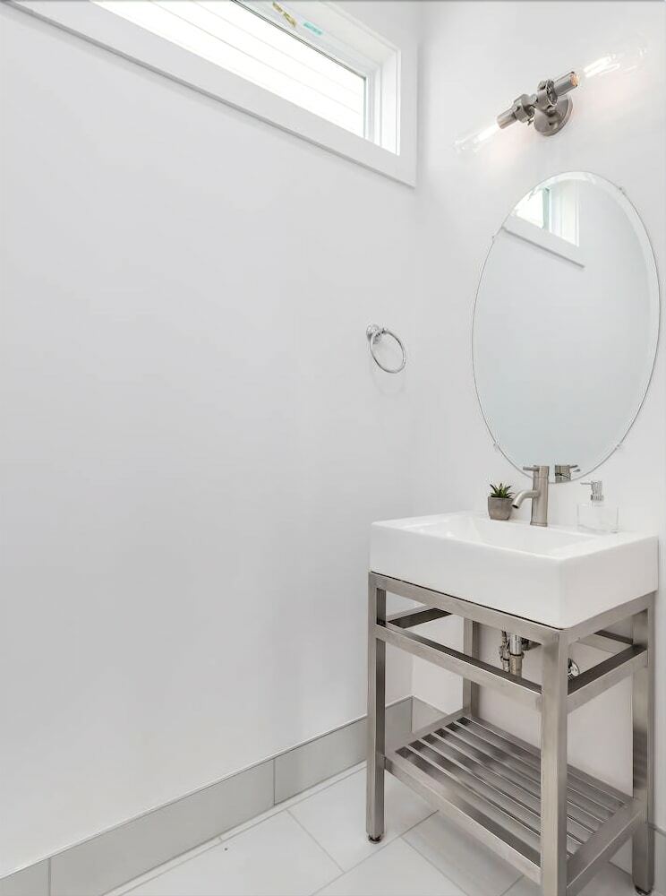 Sleek 3br/3ba W/ Rooftop By Downtown By Domio