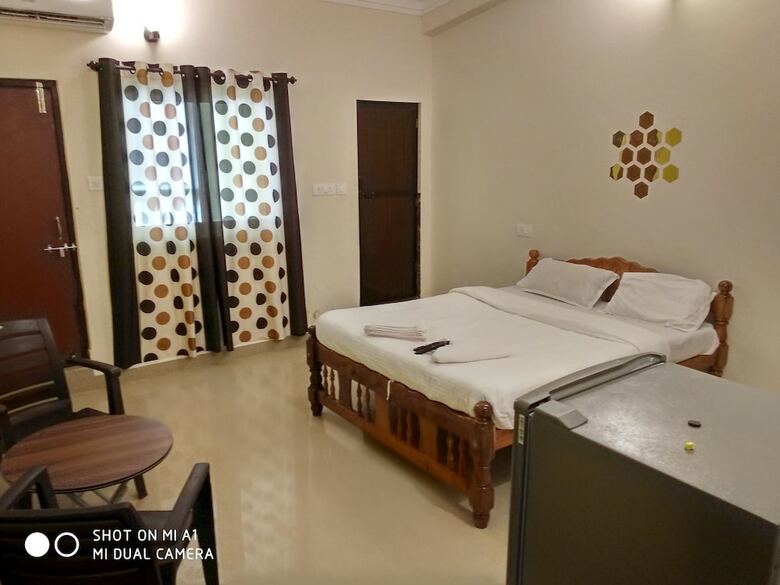 Hotel Candolim Beach Place