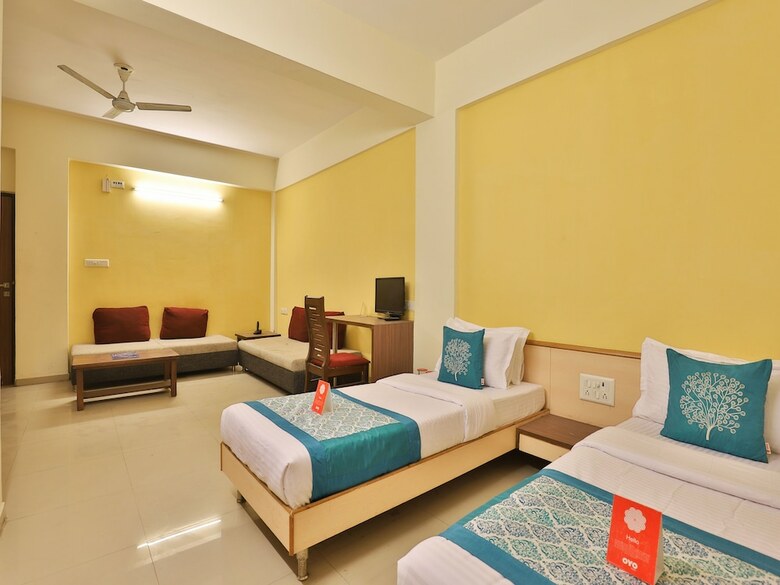 Apartamentos Oyo 11718 Hotel Shivarth