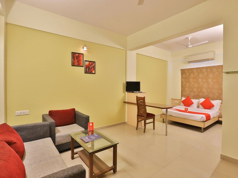 Apartamentos Oyo 11718 Hotel Shivarth