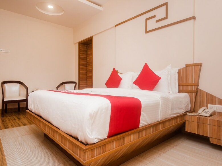 Oyo 13823 Hotel Praveen International