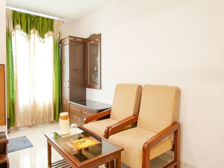 Oyo 15936 Hotel Gnr Residency
