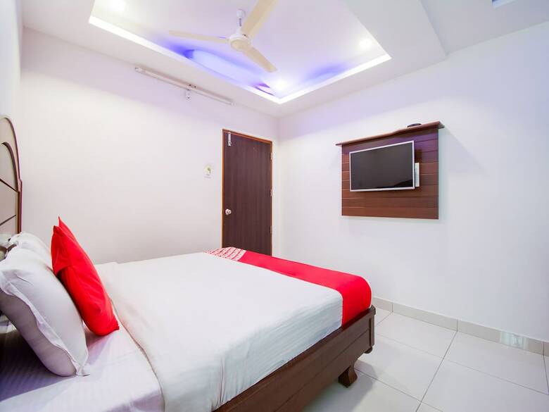 Oyo 15936 Hotel Gnr Residency