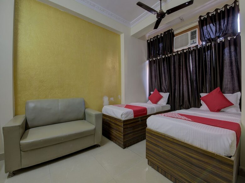 Oyo 15589 Hotel Kamdhenu
