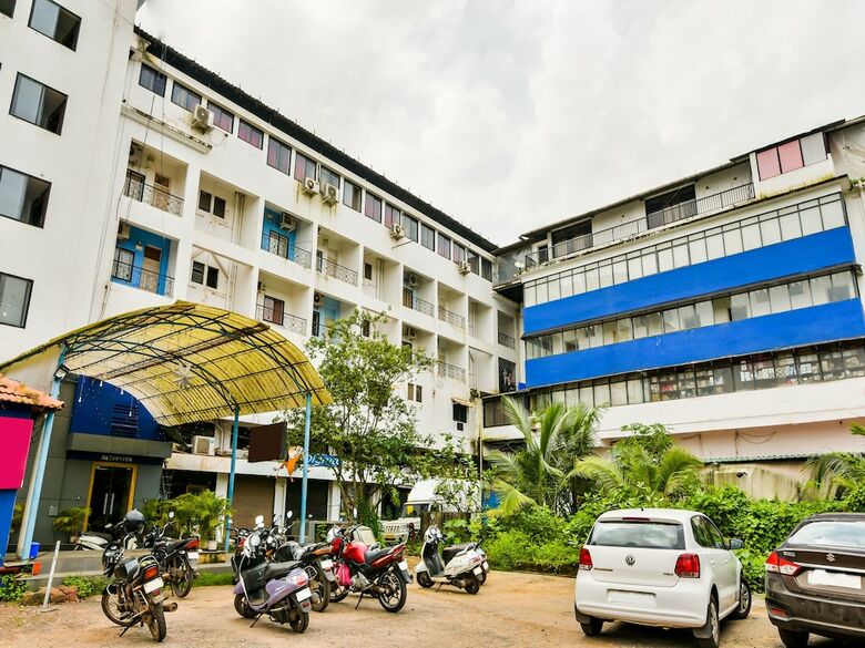 Oyo 2320 Hotel Mayura Novacity