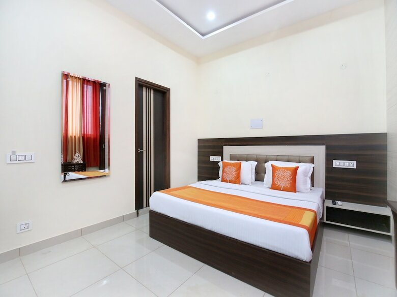 Oyo 16443 Hotel Jb