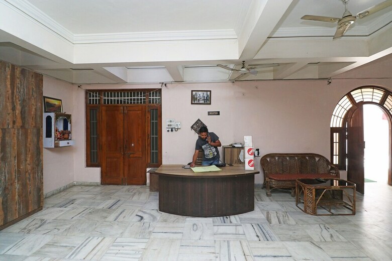 Hotel Oyo 12180 Surya Prayagam