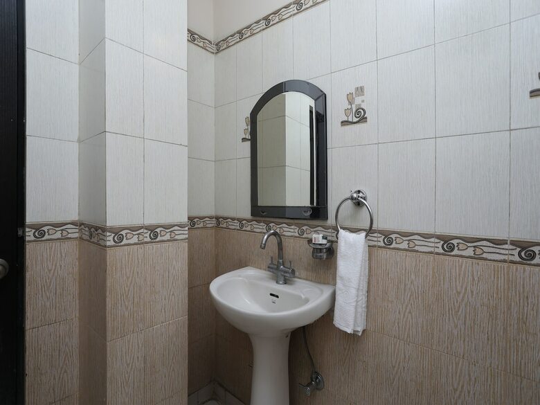 Hotel Oyo 14875 The Imperial Residency