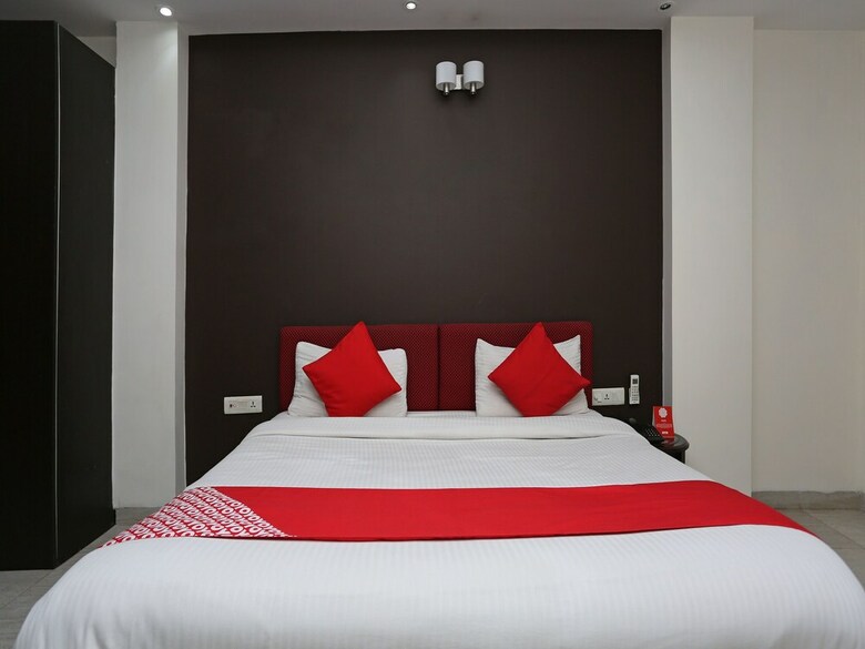 Oyo 16410 Hotel Retreet