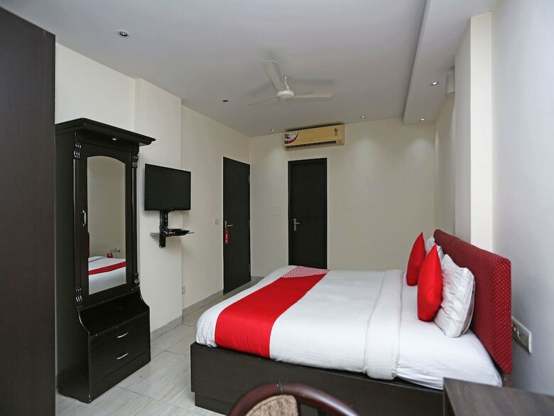 Oyo 16410 Hotel Retreet