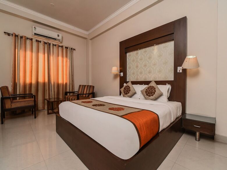 Oyo 16545 Hotel Kant