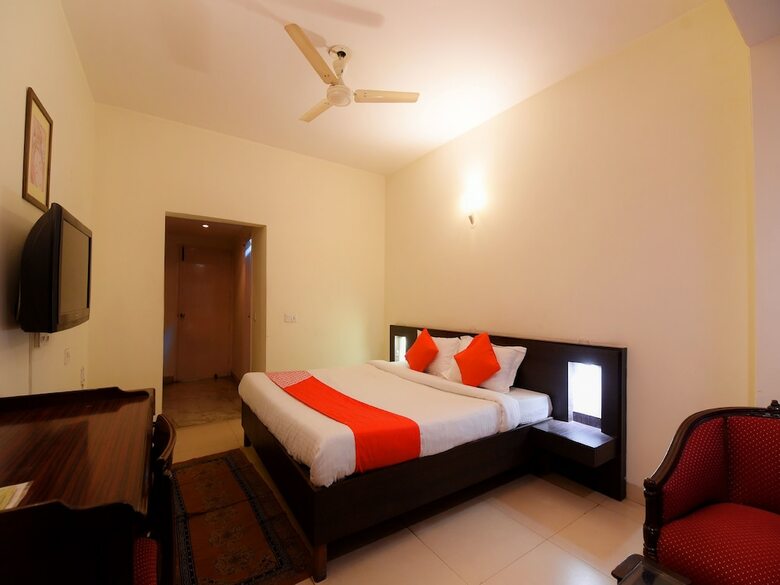 Hotel Oyo 17097 Kenwood Resort