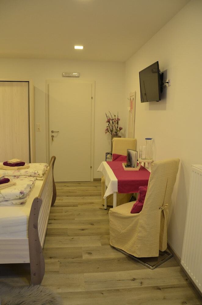 Pension & Restaurant La Amalia