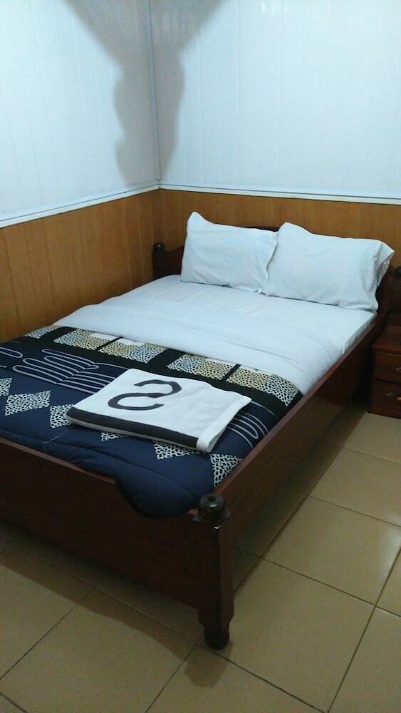 Hotel Fame Guest House