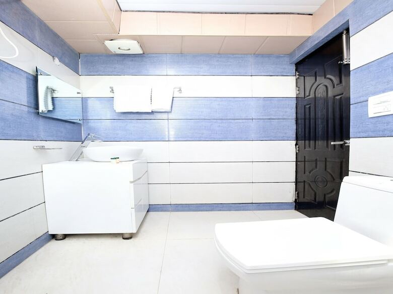 Oyo 17081 Hotel Signia