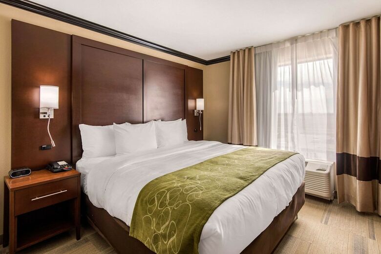 Hotel Comfort Suites