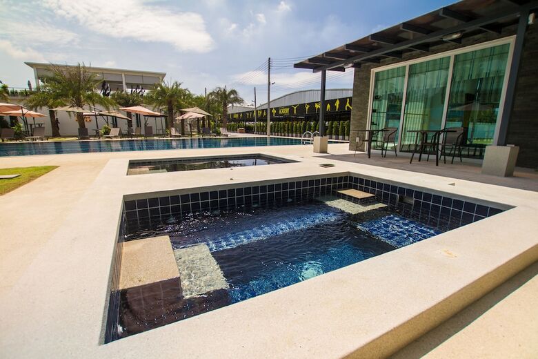 Luxury 5br Pool Villa And Sport Center
