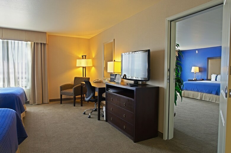 Holiday Inn Hotel & Suites Phoenix Airport