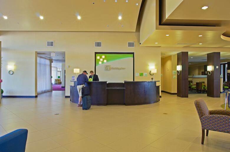 Holiday Inn Hotel & Suites Phoenix Airport