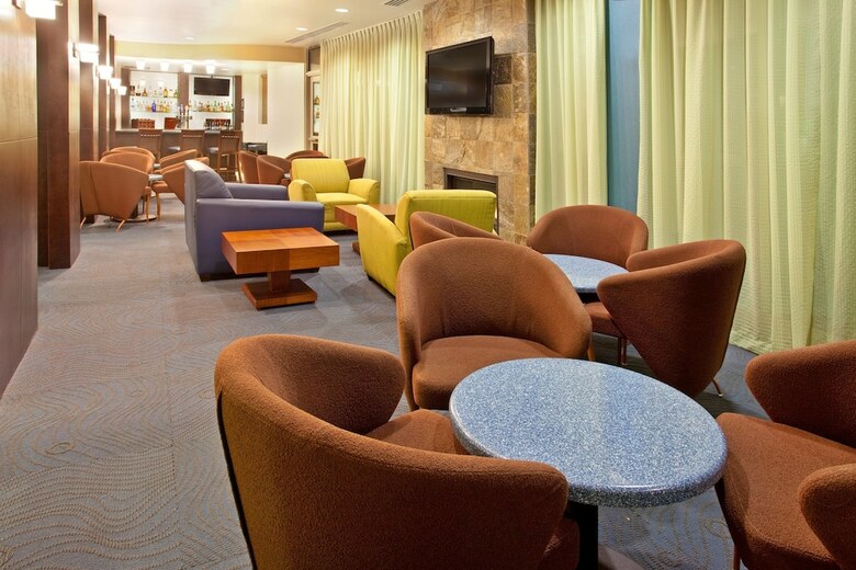 Holiday Inn Hotel & Suites Phoenix Airport