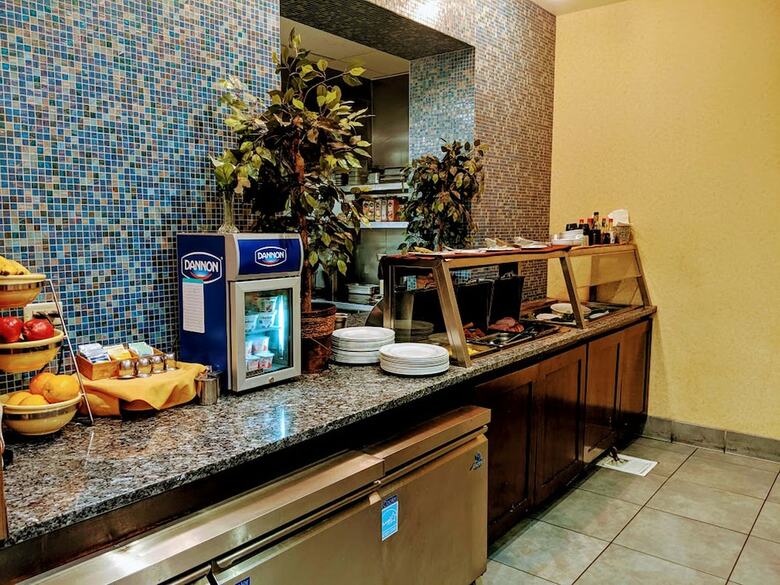 Holiday Inn Hotel & Suites Phoenix Airport