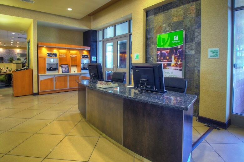 Holiday Inn Hotel & Suites Phoenix Airport