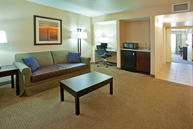 Holiday Inn Hotel & Suites Phoenix Airport
