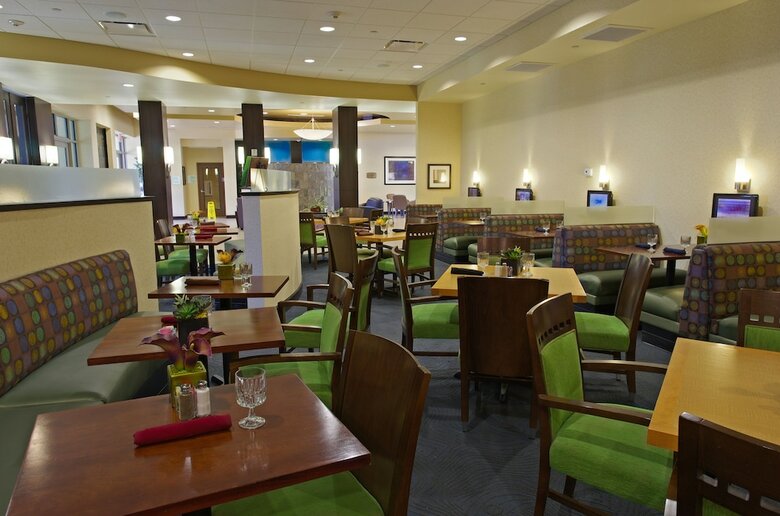 Holiday Inn Hotel & Suites Phoenix Airport