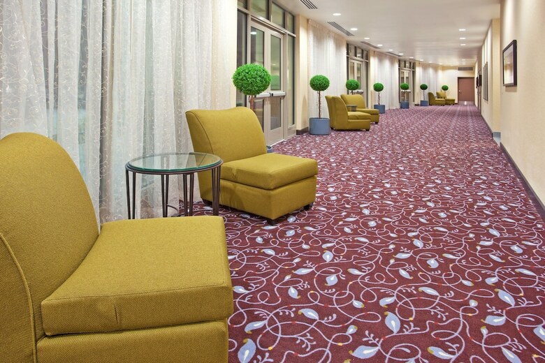 Holiday Inn Hotel & Suites Phoenix Airport