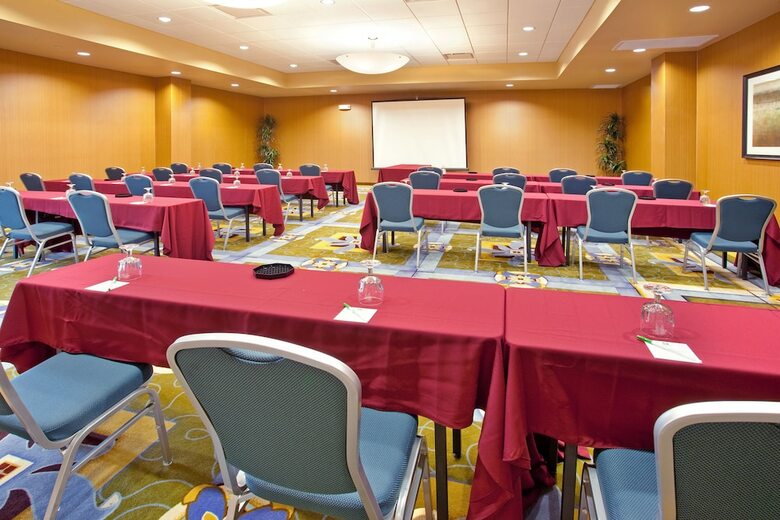 Holiday Inn Hotel & Suites Phoenix Airport