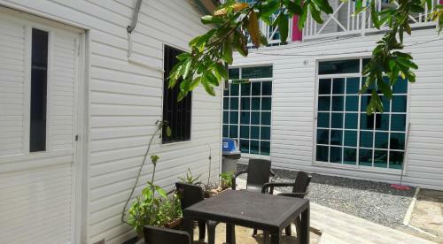 Hostal Posada Nativa Miss Zelzel Place