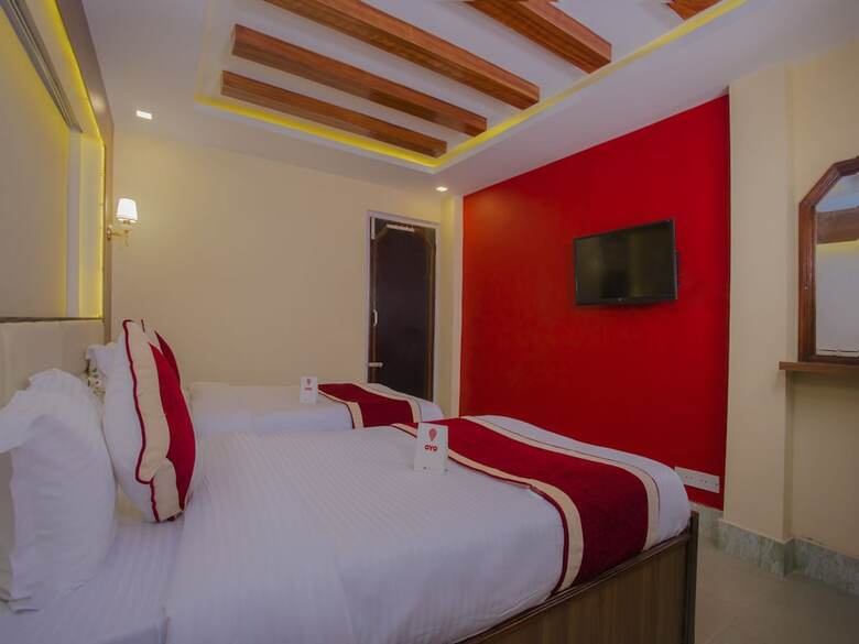Oyo 160 Hotel Shraddha Palace