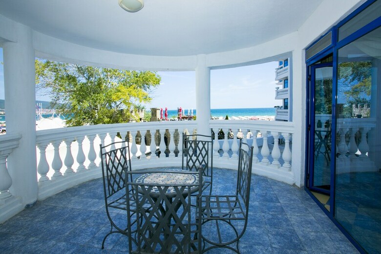 Hotel Chaika Beach Resort