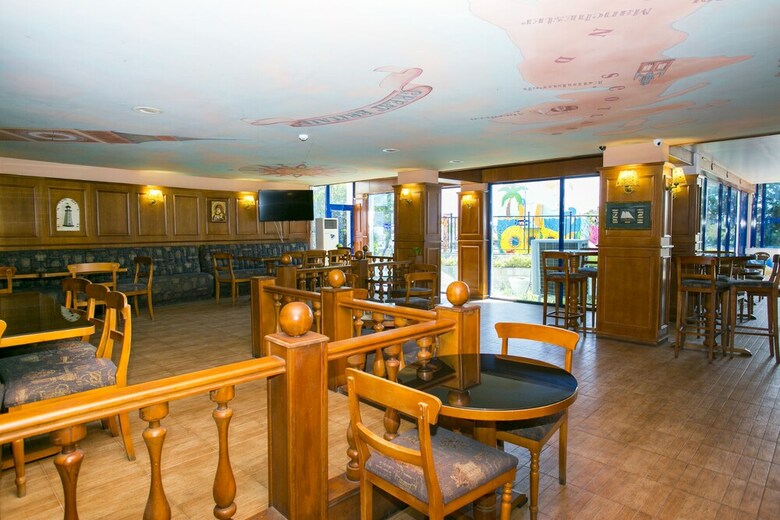 Hotel Chaika Beach Resort