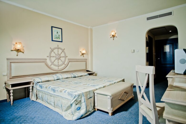 Hotel Chaika Beach Resort