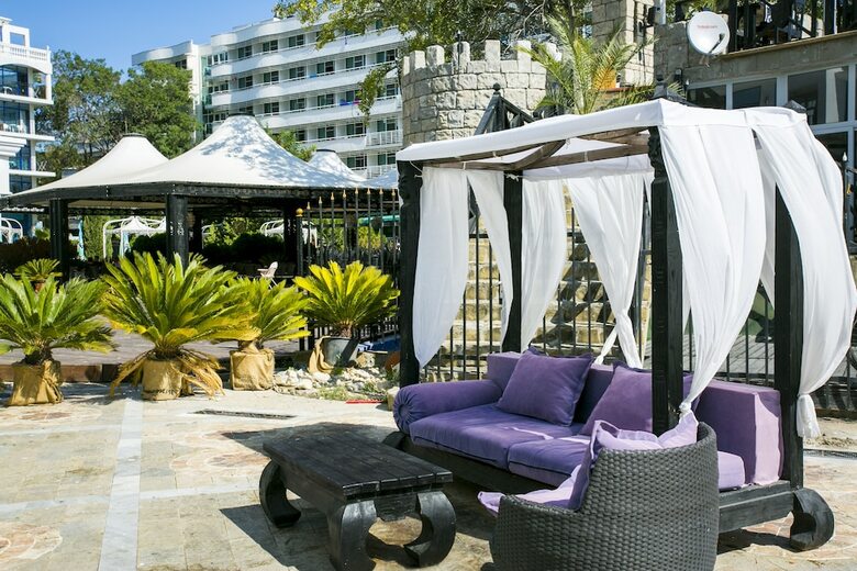 Hotel Chaika Beach Resort