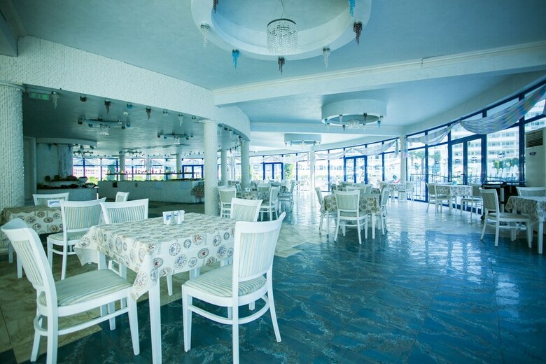 Hotel Chaika Beach Resort
