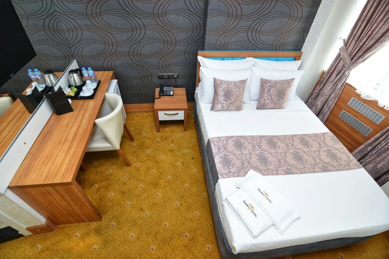 Hotel Grand Sah Otel