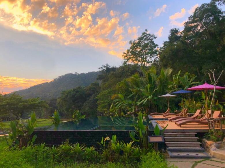 Hotel Fern Resort