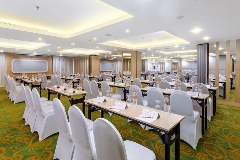 Harris Hotel Kuta Galleria