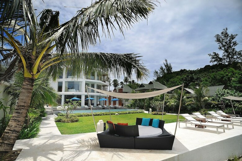 Aparthotel Beachfront Phuket Seaview Suites