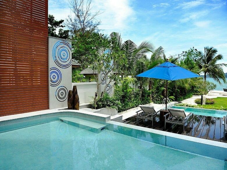 Aparthotel Beachfront Phuket Seaview Suites